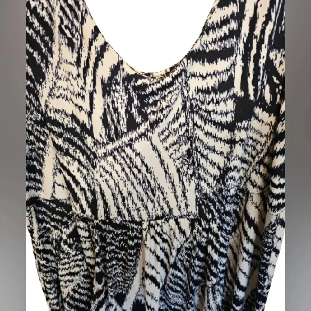 J Valdi Swim Cover-up - Picture 3 of 7